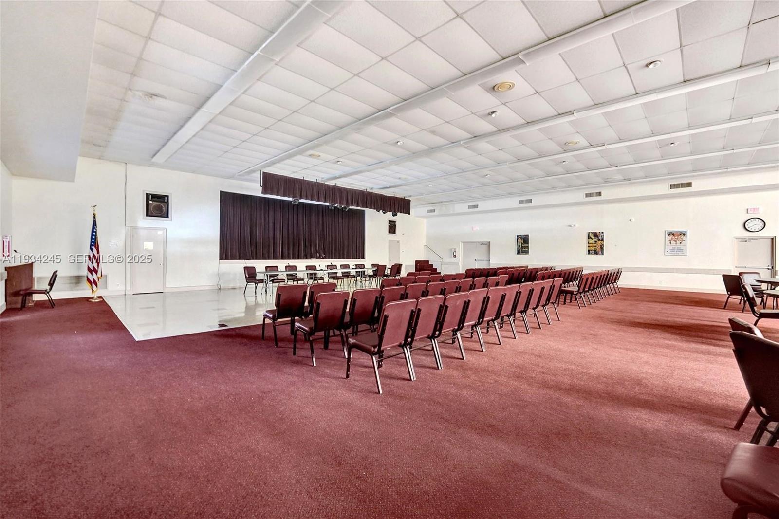 12 OF PALM SPRINGS 2 COND - Residential