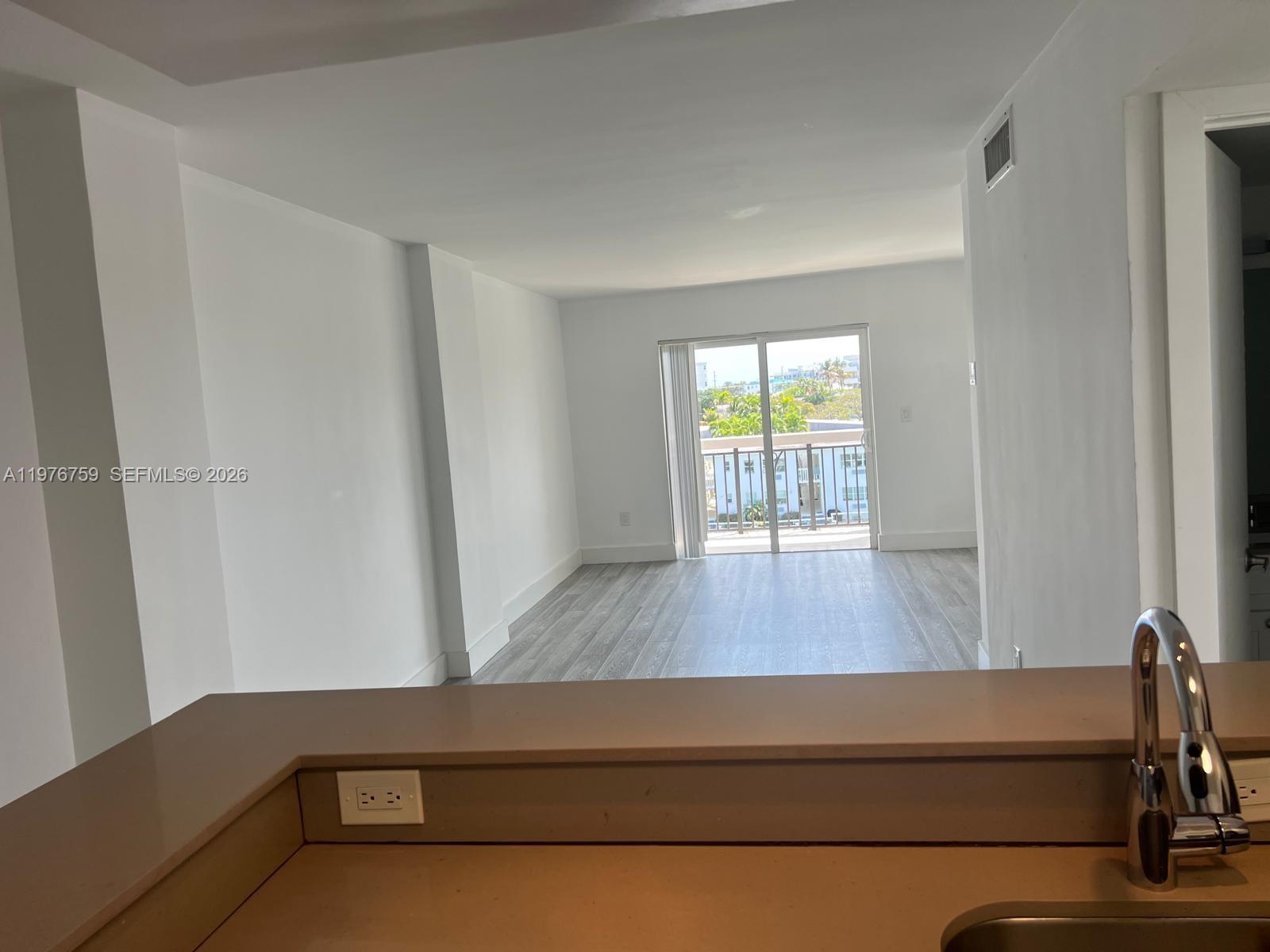 BISCAYNE BCH SUB - Residential Lease