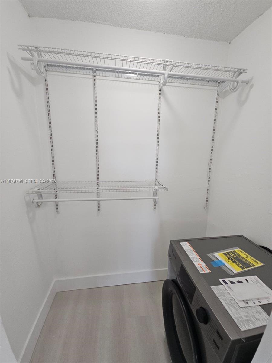 BISCAYNE BCH SUB - Residential Lease