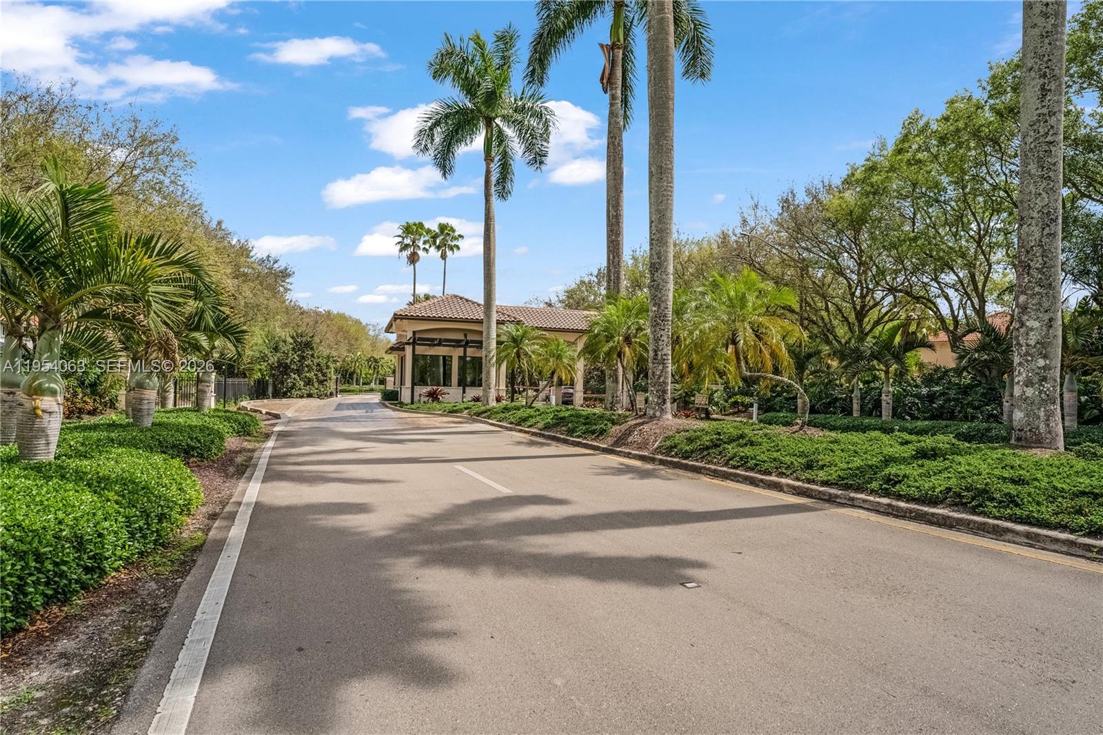 EMBASSY LAKES - Residential