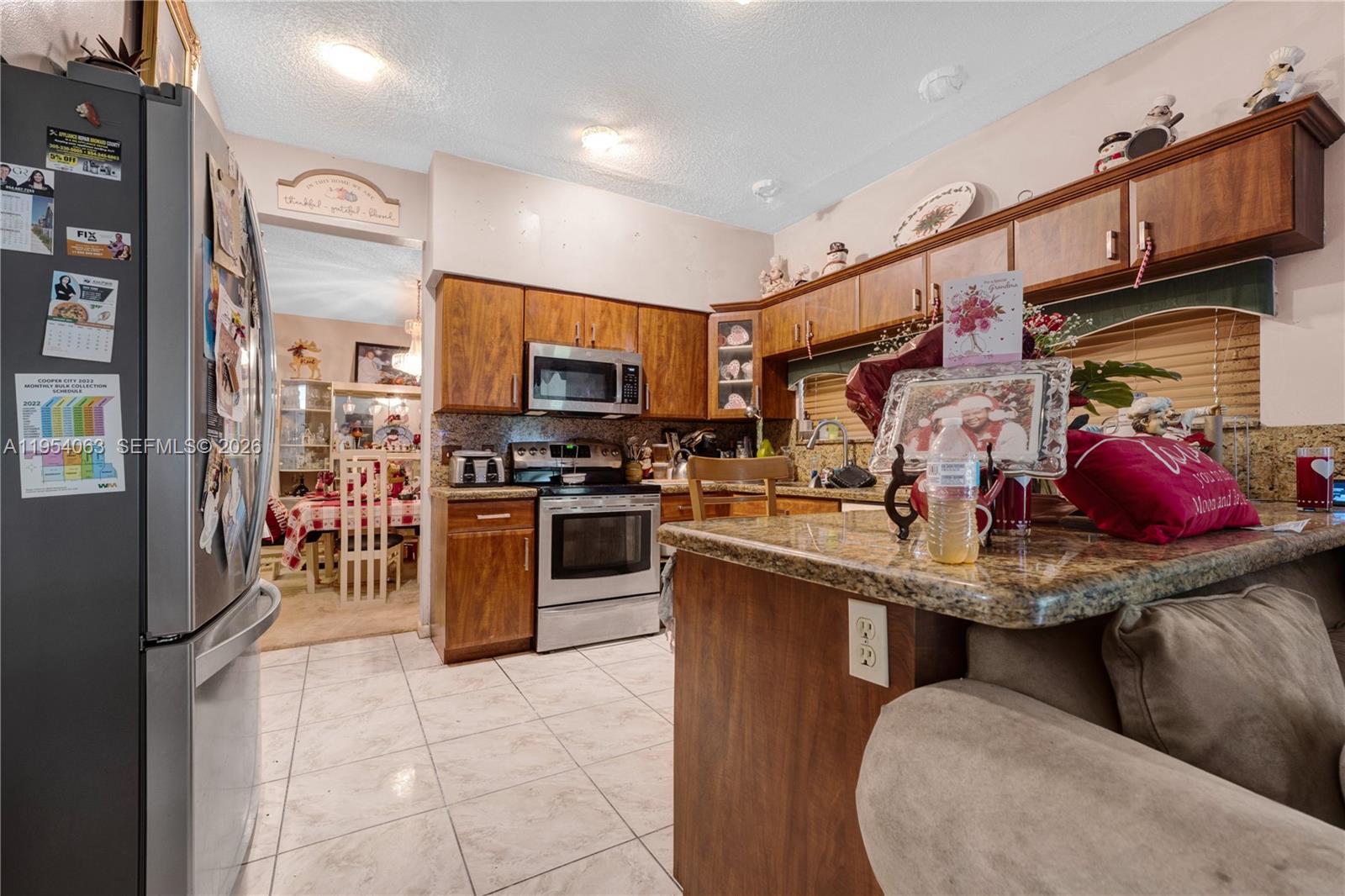 EMBASSY LAKES - Residential