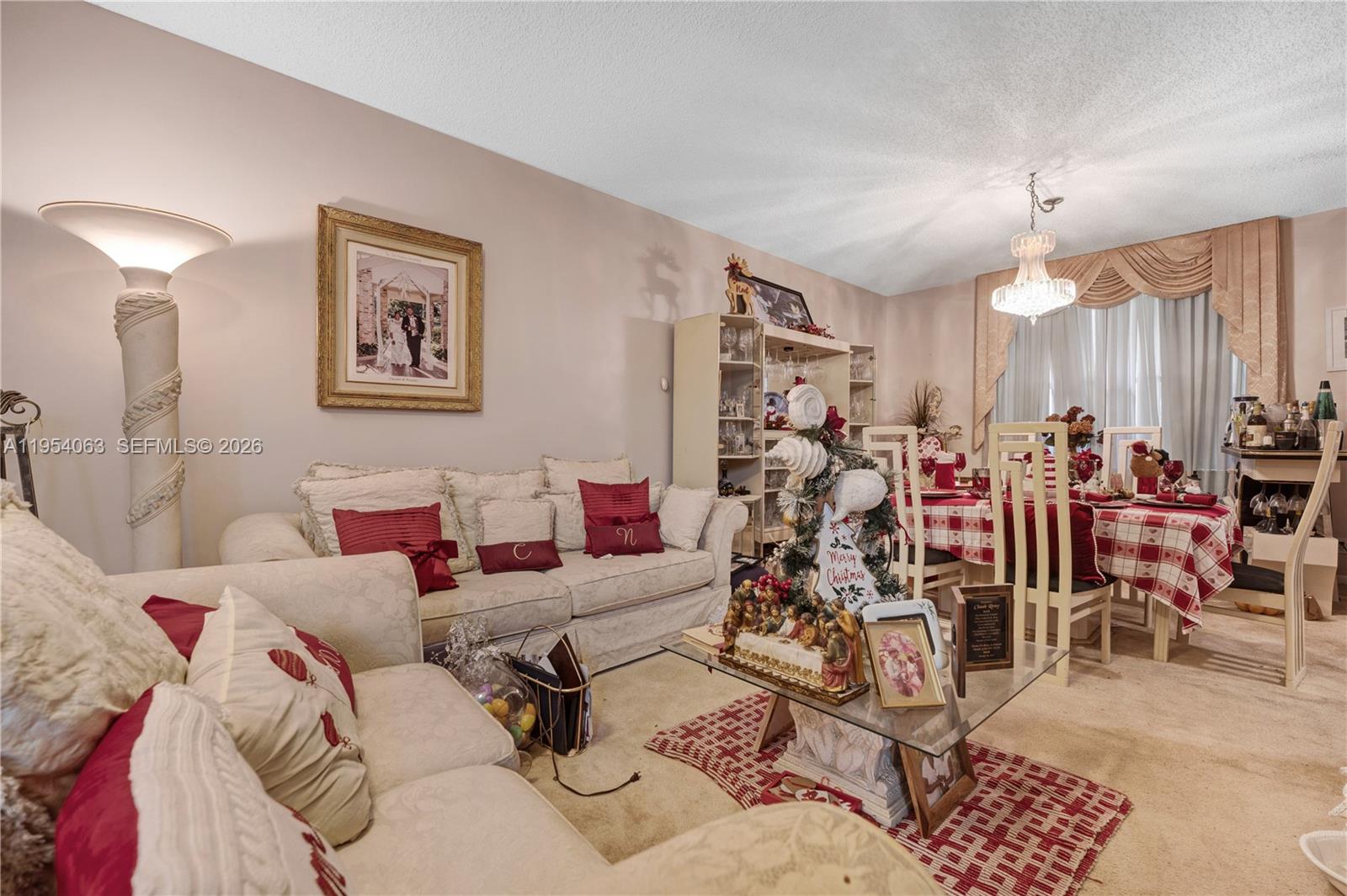 EMBASSY LAKES - Residential