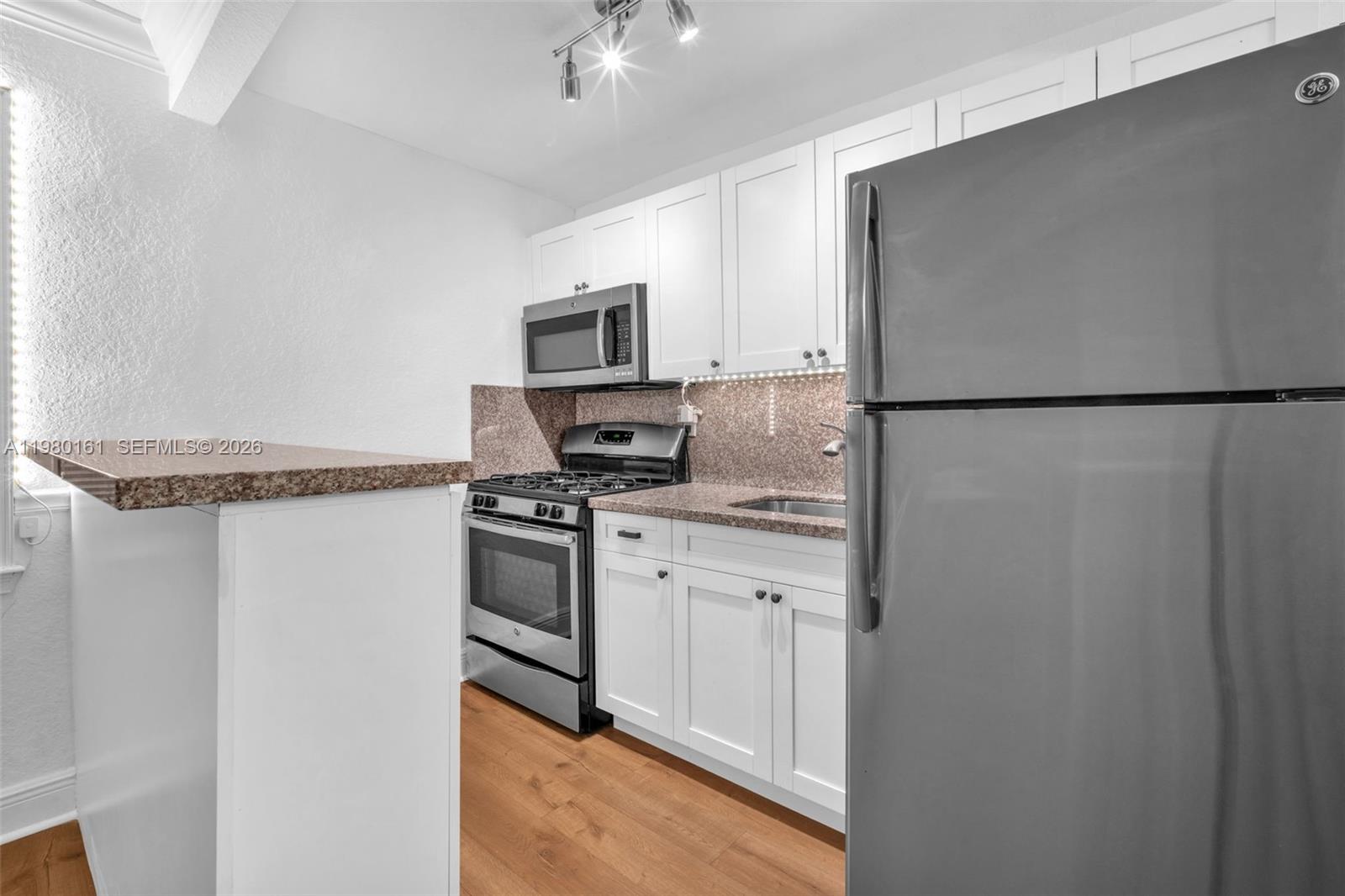 VIRGINIA POINTE CONDO - Residential Lease