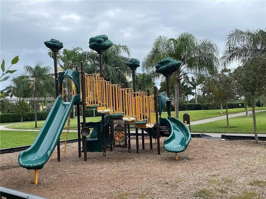 HILLCREST NO 21 CONDO - Residential