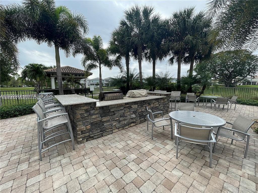 HILLCREST NO 21 CONDO - Residential