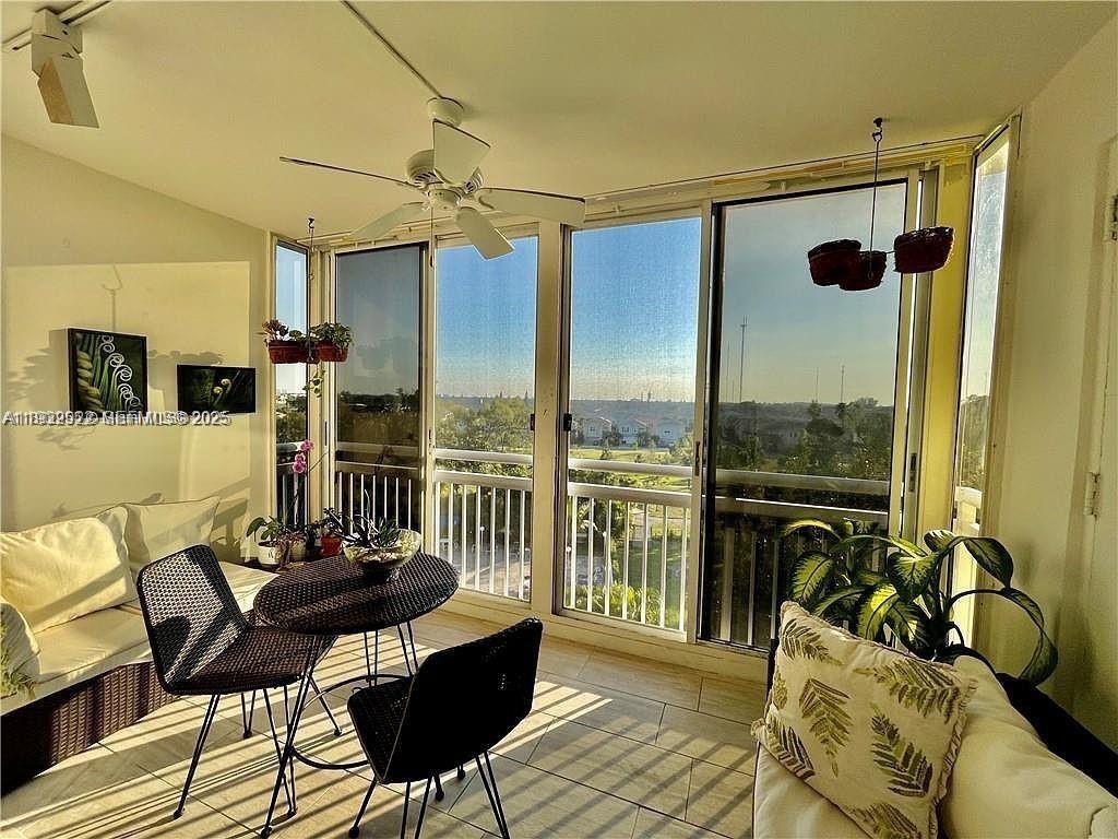 HILLCREST NO 21 CONDO - Residential