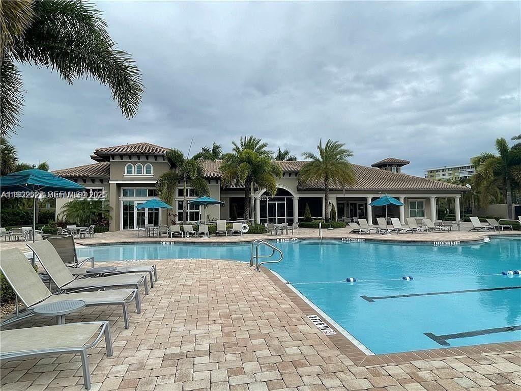 HILLCREST NO 21 CONDO - Residential