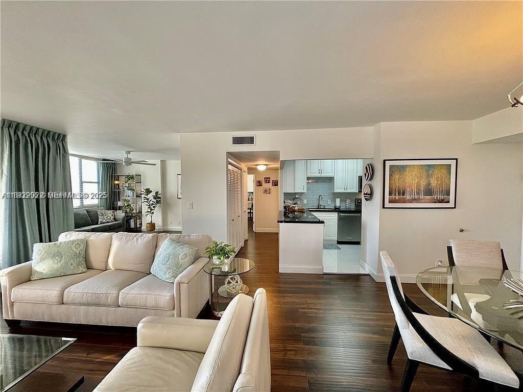 HILLCREST NO 21 CONDO - Residential