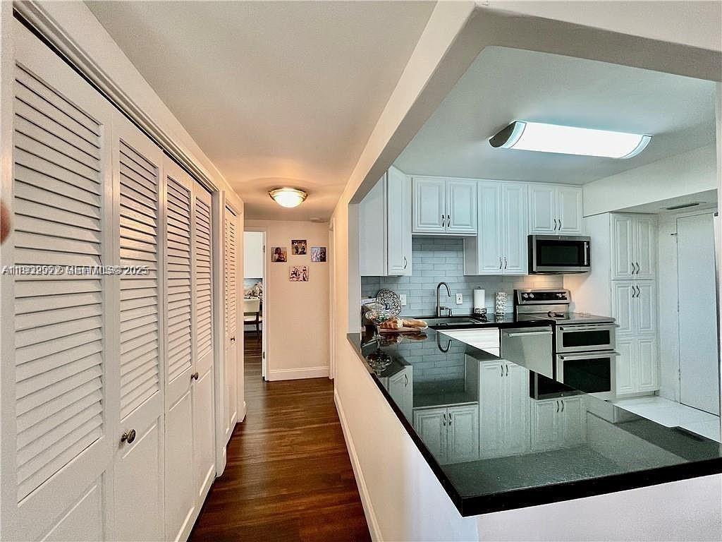 HILLCREST NO 21 CONDO - Residential