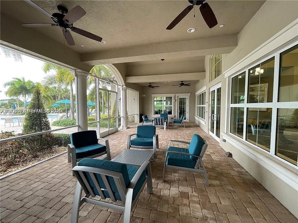 HILLCREST NO 21 CONDO - Residential