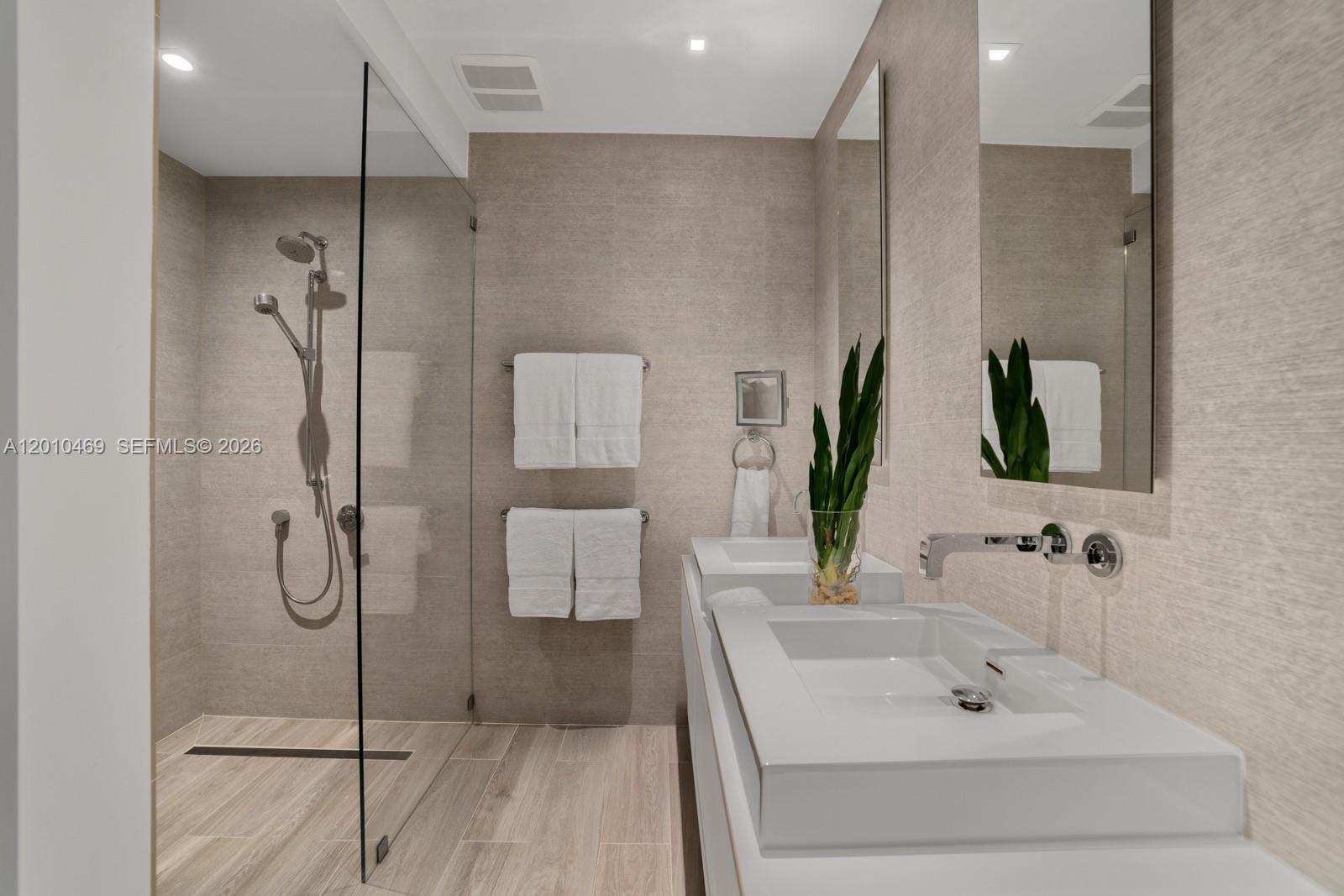 ALTOS DEL MAR NO 1 - Residential