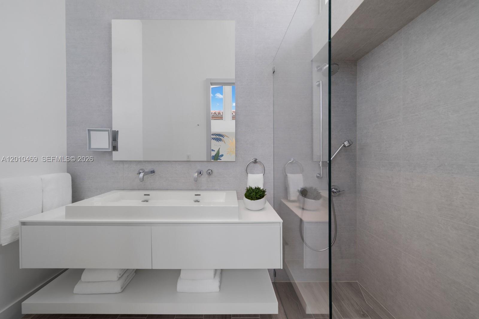 ALTOS DEL MAR NO 1 - Residential