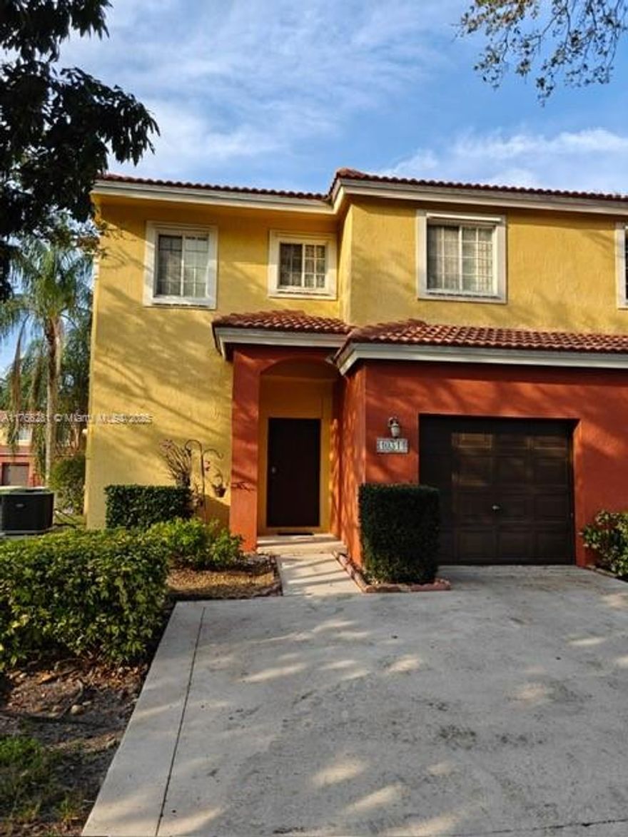 PRICE FOR A FAST SALE.THIS BEAUTIFUL MAINTAINED PROPERTY HAS ALMOST NEW ROOF(2020) AND NEW AC (2024)THE LOW MAINENANCE OF $302.45 INCLUDES ALL AMENITIES: CLUBHOUSE, POOL, SECURITY PATROL,GATED GUARD,ROOF REPLACEMENT,EXTERIOR PREASURE CLEANING. LOCATED AT A VERY SHORT DISTANCE OF MAJORS HIGHWAYS AND FEW MILES TO HOSPITALS. ONE TIME OPORTINUTY!!