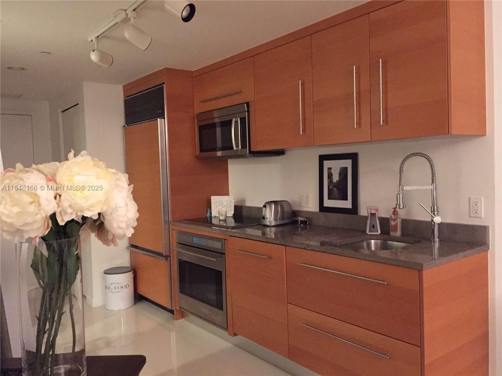 475 Brickell Ave 4808