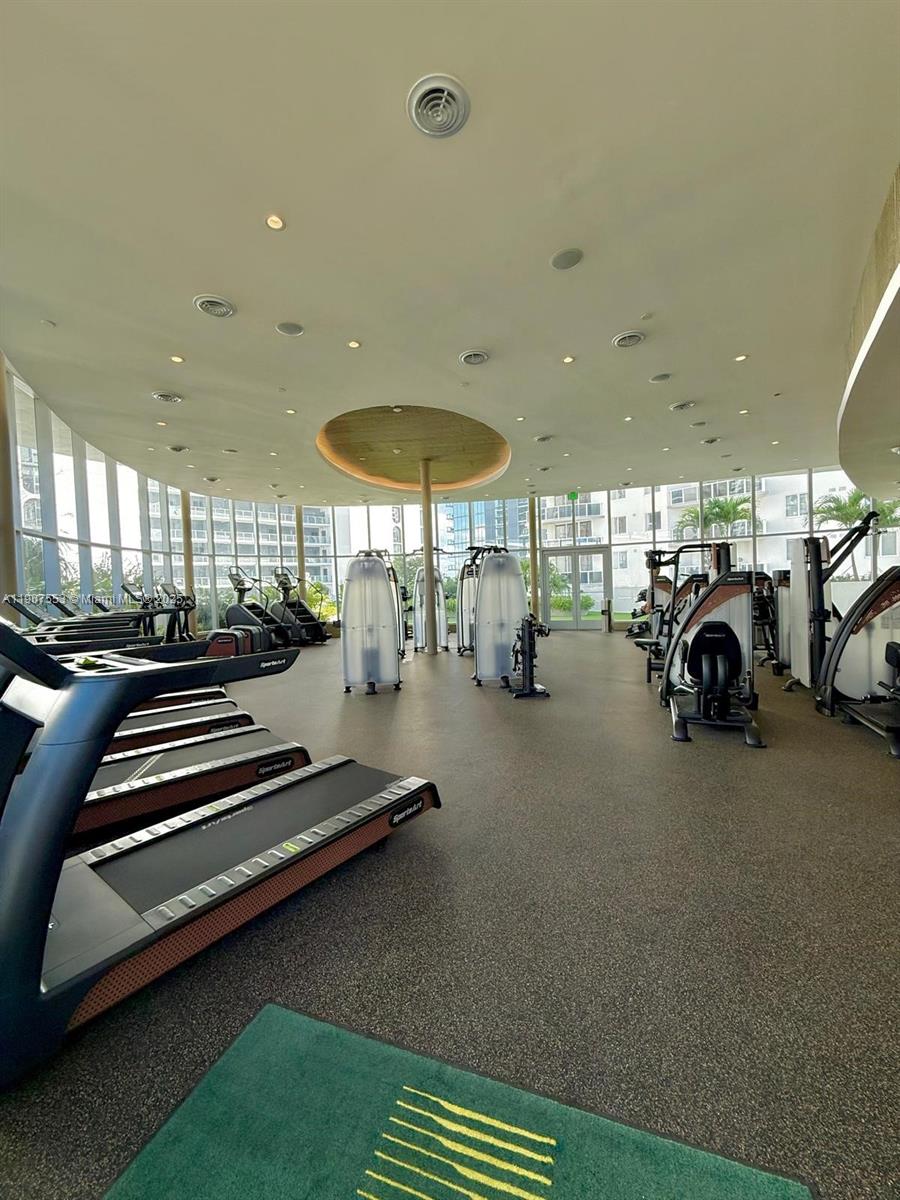 ARIA RESERVE SOUTH TOWER - Residential