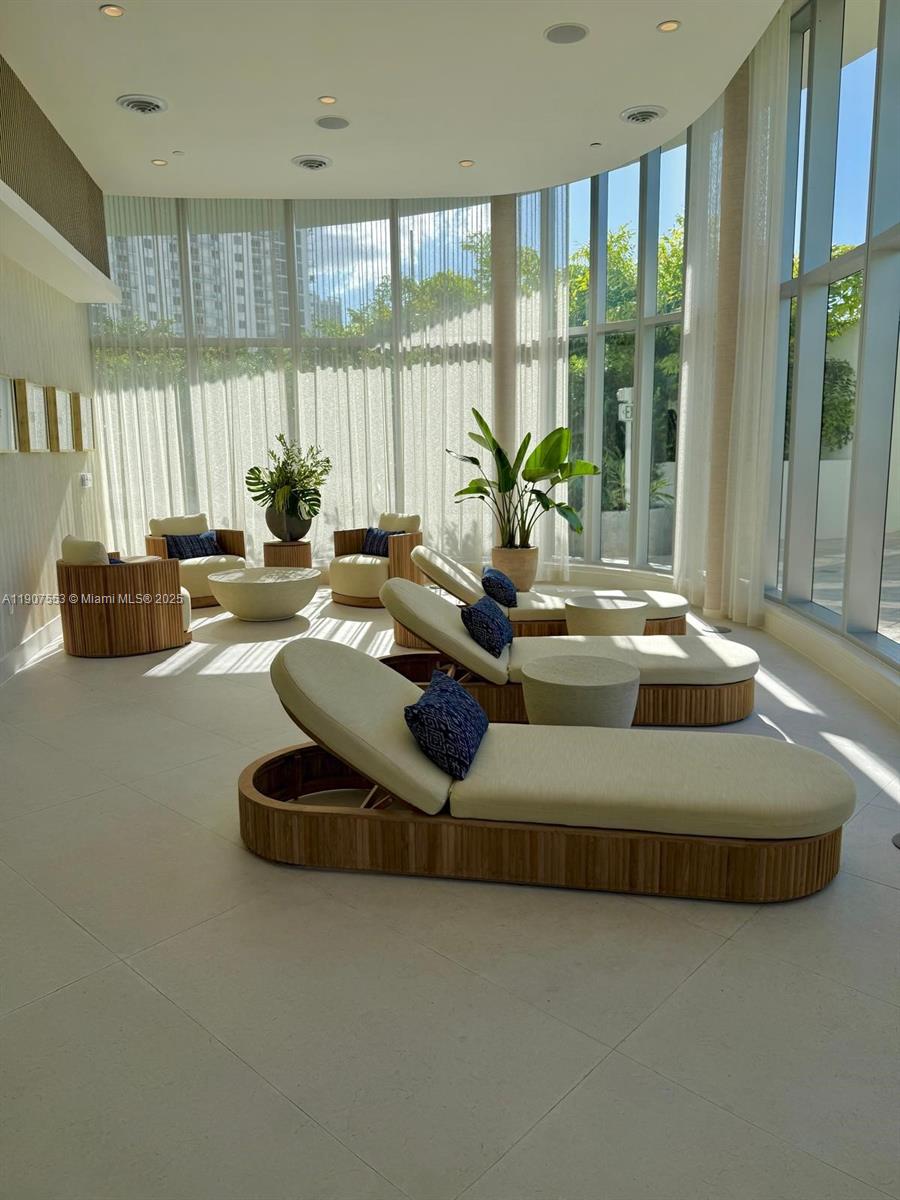 ARIA RESERVE SOUTH TOWER - Residential