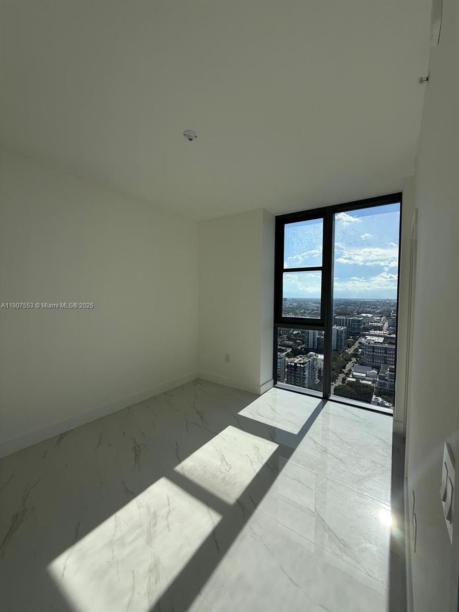 ARIA RESERVE SOUTH TOWER - Residential