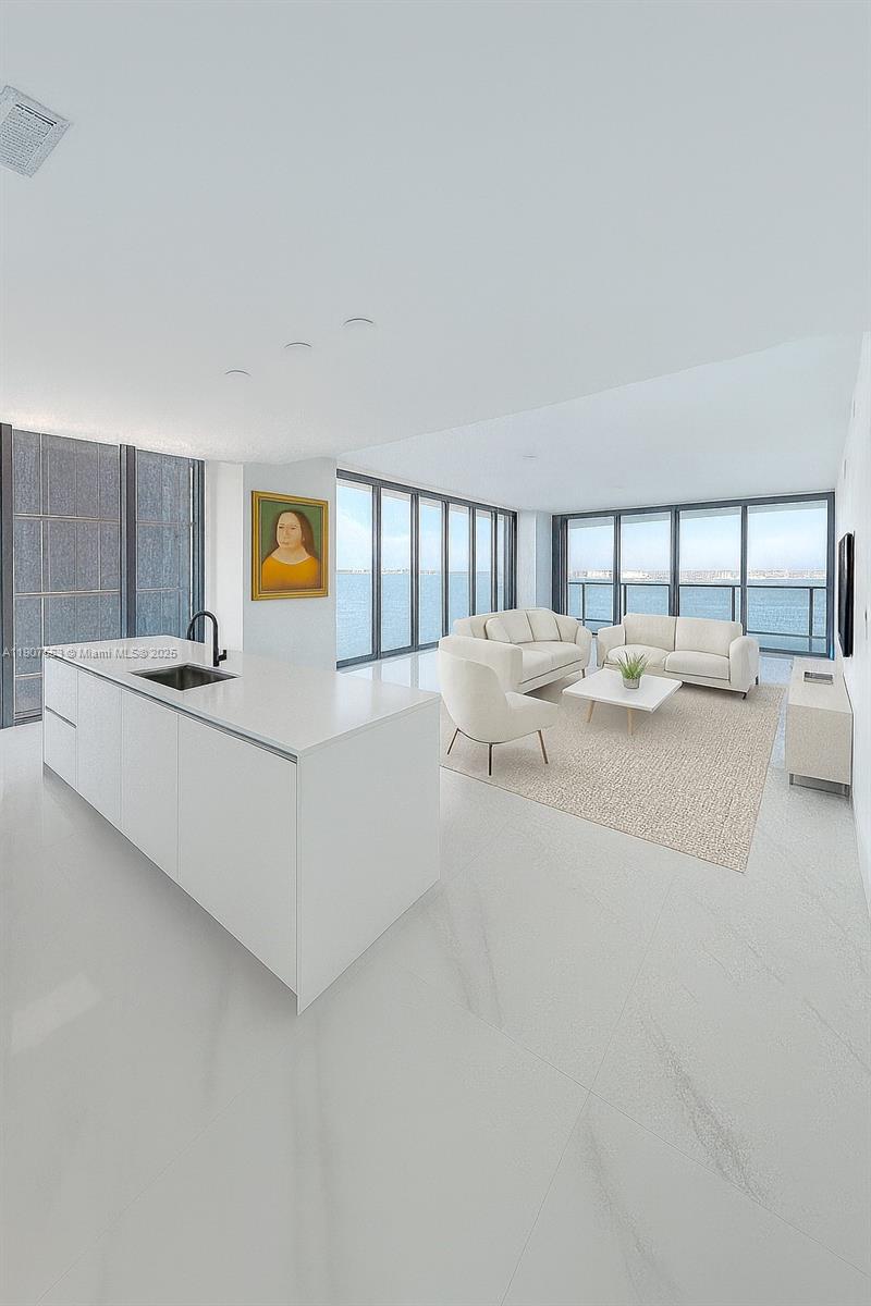 ARIA RESERVE SOUTH TOWER - Residential