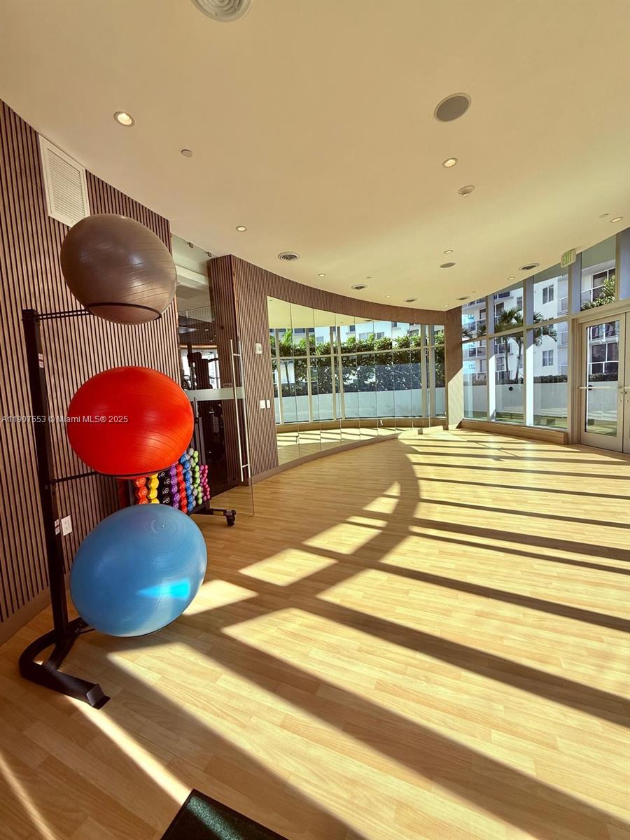 ARIA RESERVE SOUTH TOWER - Residential