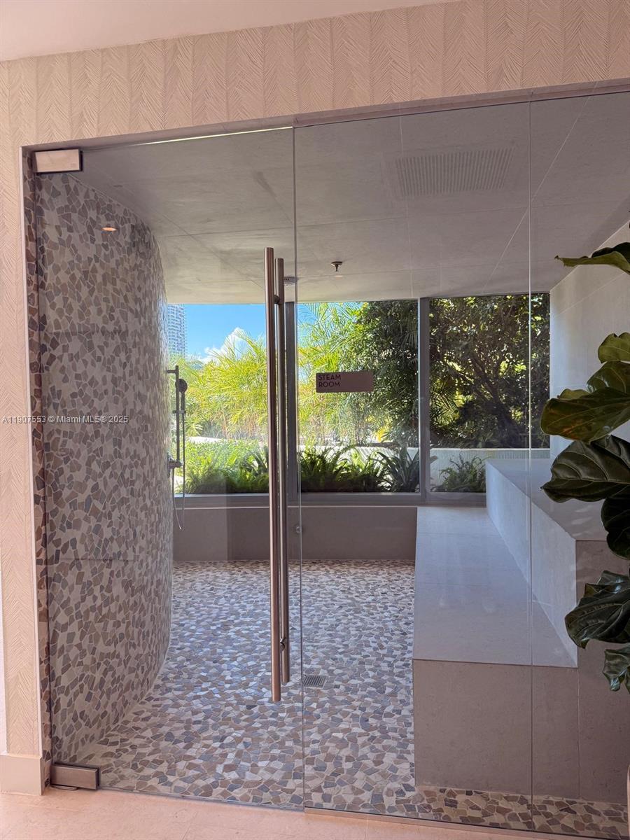 ARIA RESERVE SOUTH TOWER - Residential