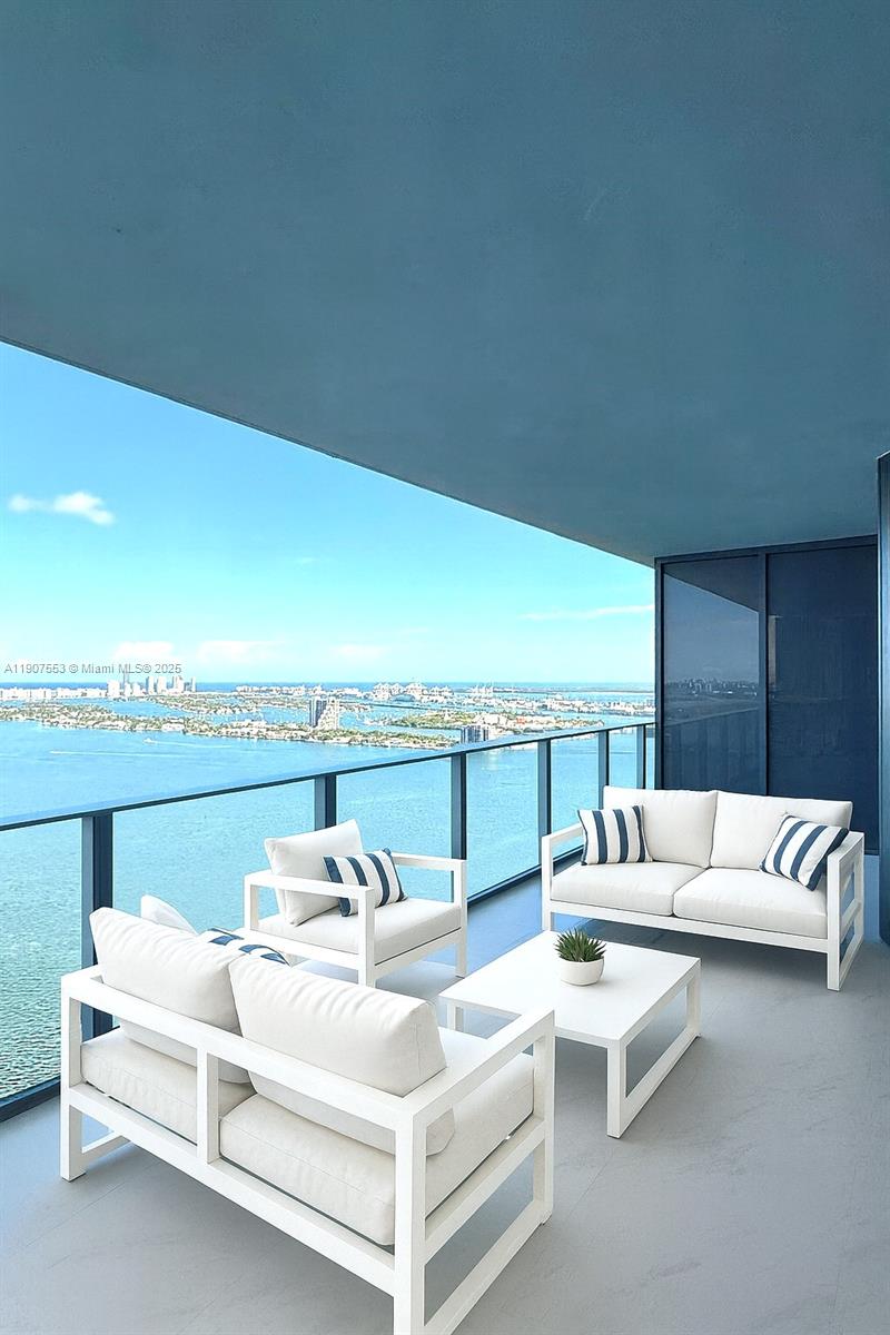 ARIA RESERVE SOUTH TOWER - Residential