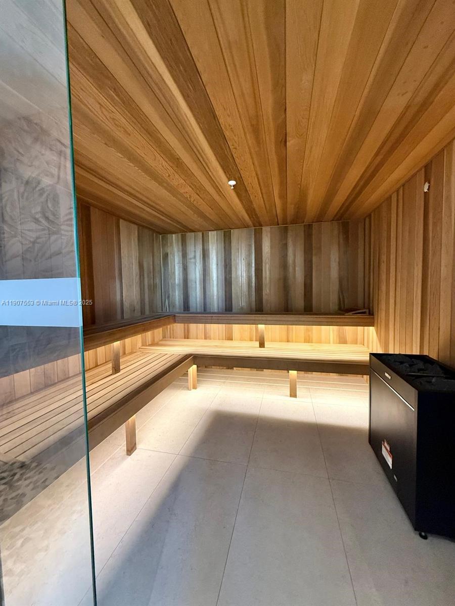 ARIA RESERVE SOUTH TOWER - Residential