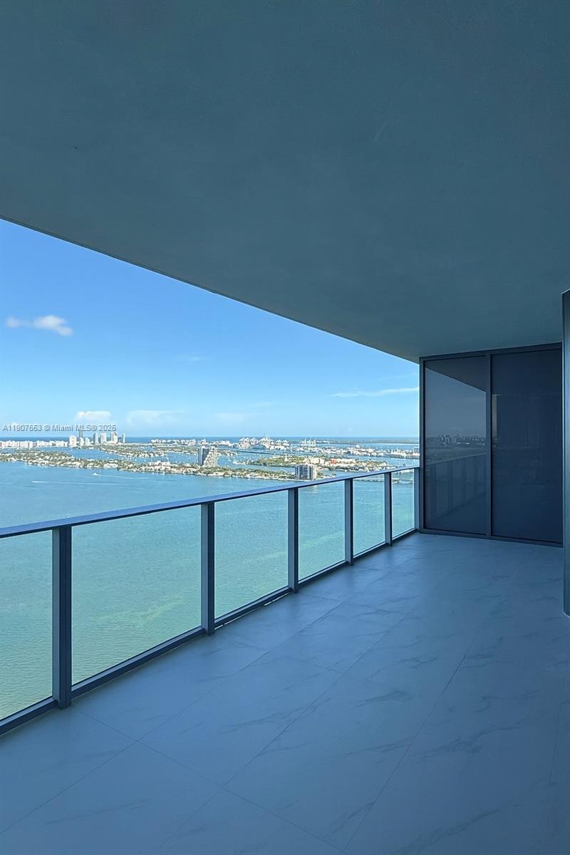 ARIA RESERVE SOUTH TOWER - Residential