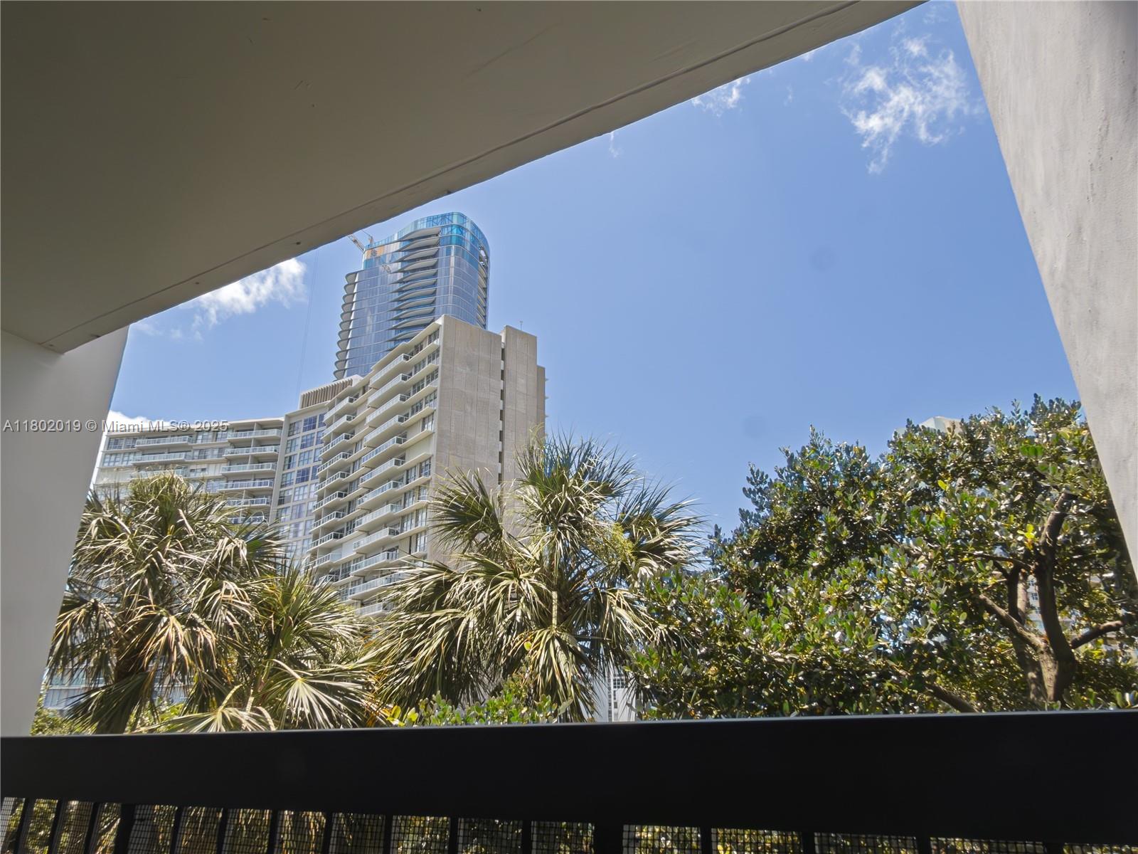 2333 Brickell Ave 414