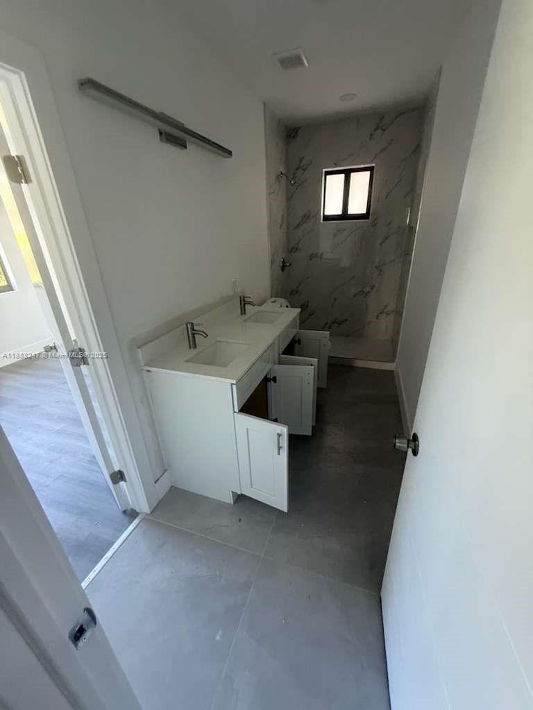 AIRLINE ESTATES UNIT 1 - Residential Lease