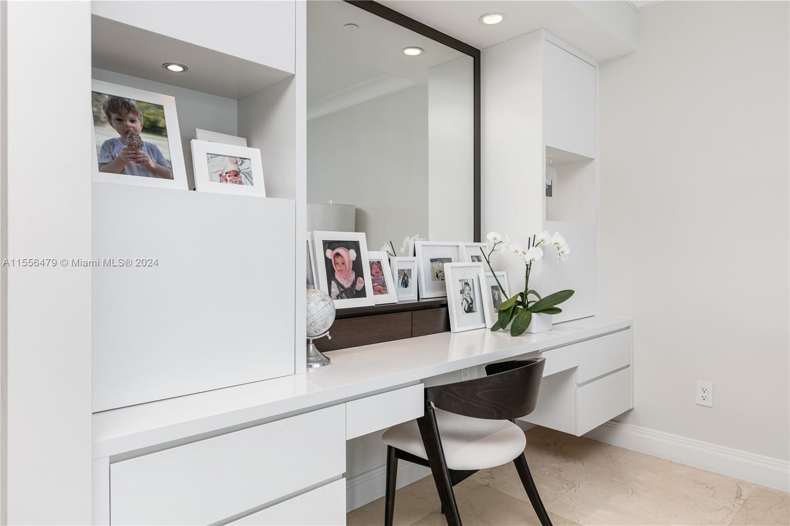 2711 HOLLYWOOD BEACH COND - Residential