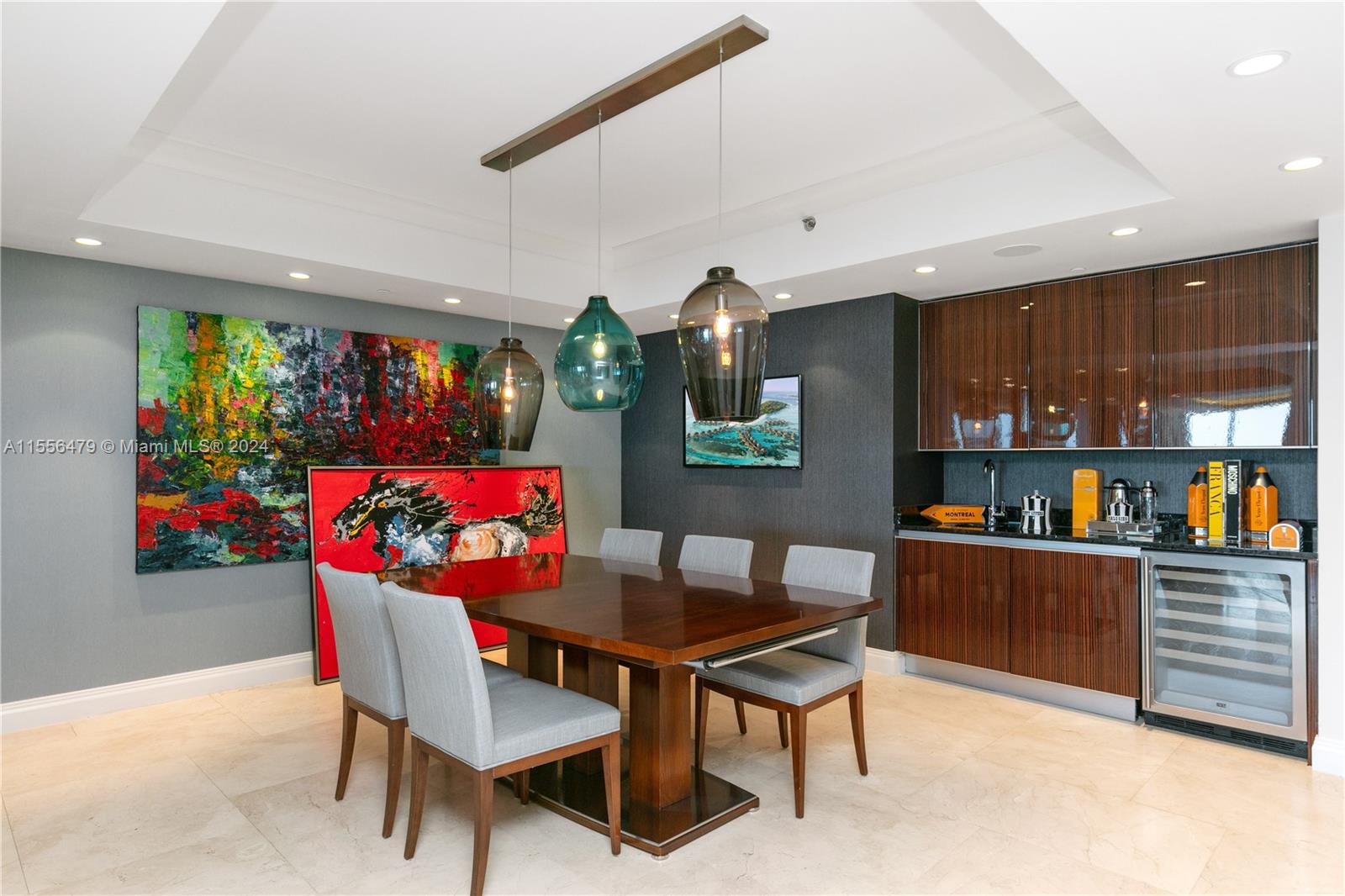 2711 HOLLYWOOD BEACH COND - Residential