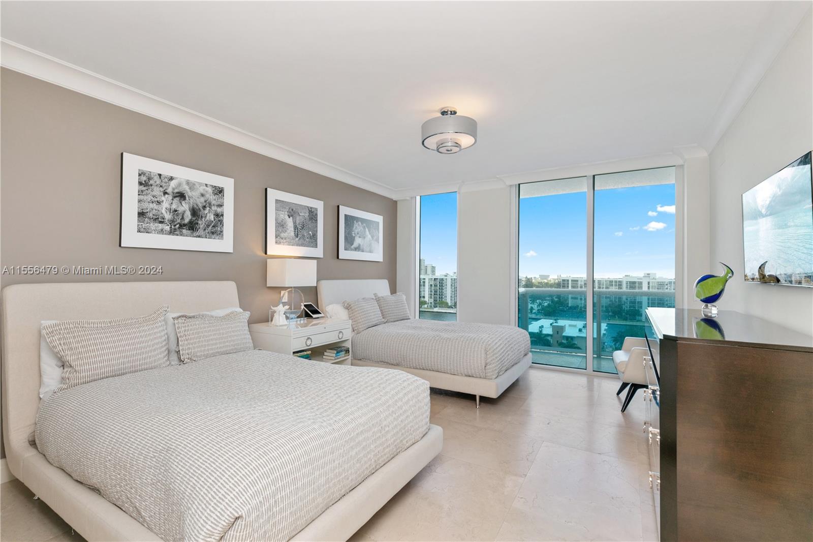 2711 HOLLYWOOD BEACH COND - Residential