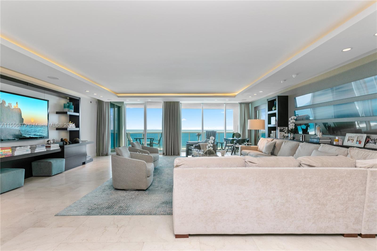 2711 HOLLYWOOD BEACH COND - Residential