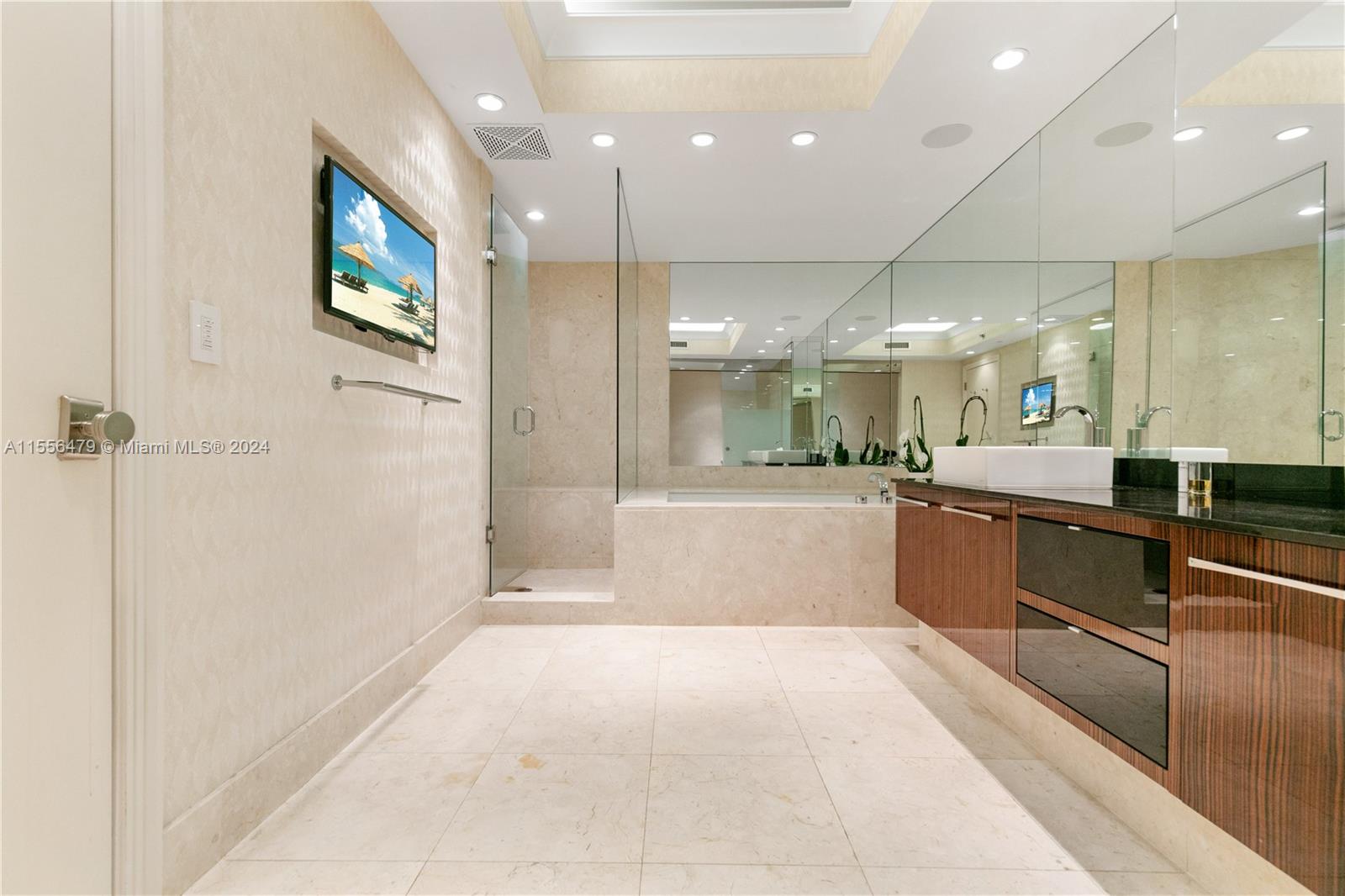 2711 HOLLYWOOD BEACH COND - Residential