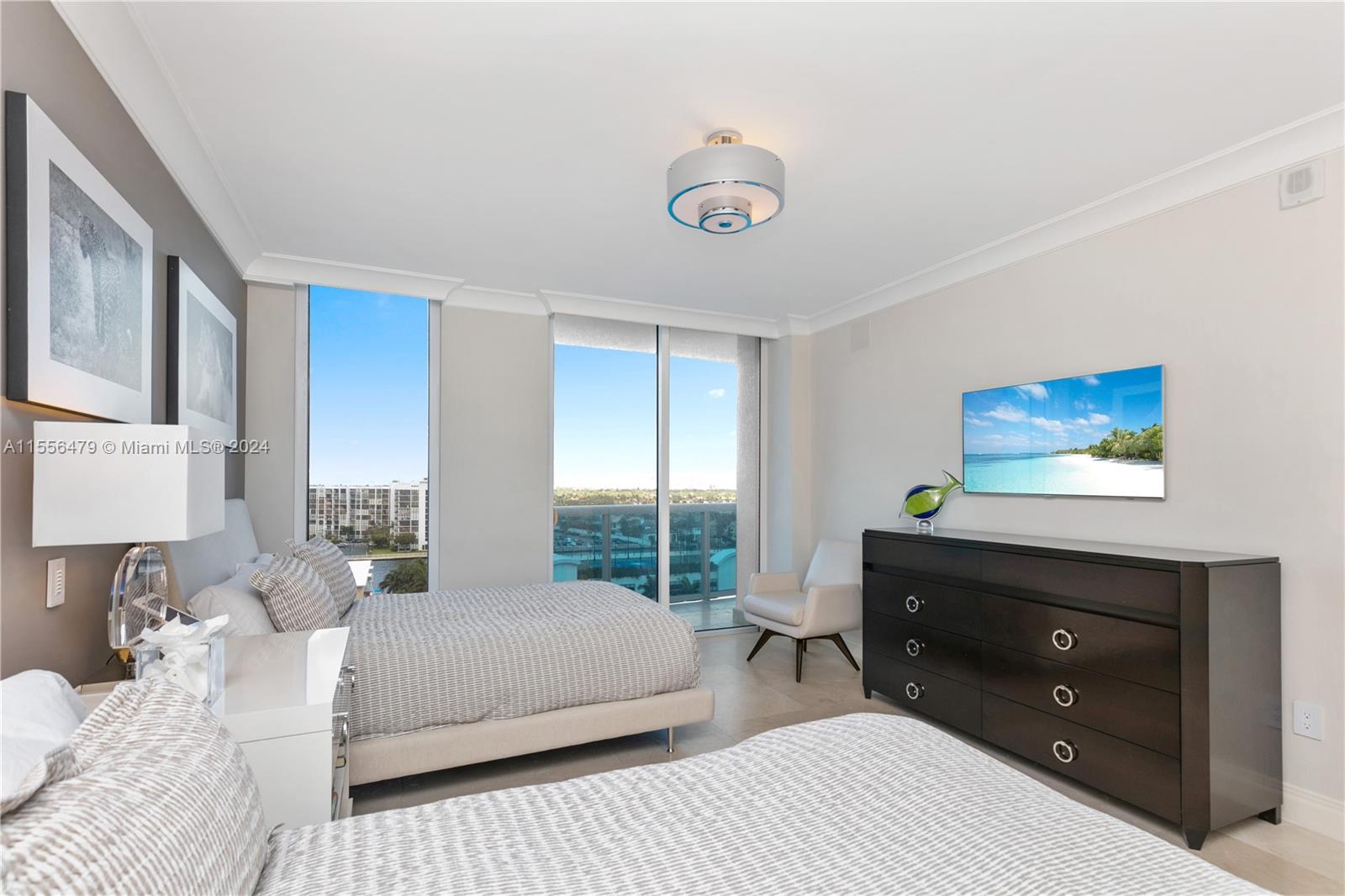 2711 HOLLYWOOD BEACH COND - Residential