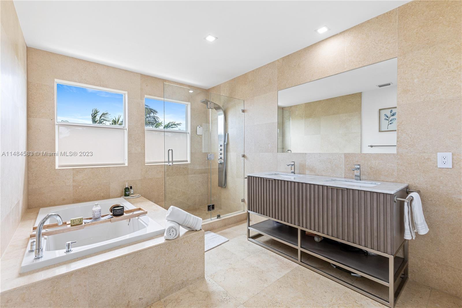 TROPICAL ISLE HOMES SUB 3 - Residential