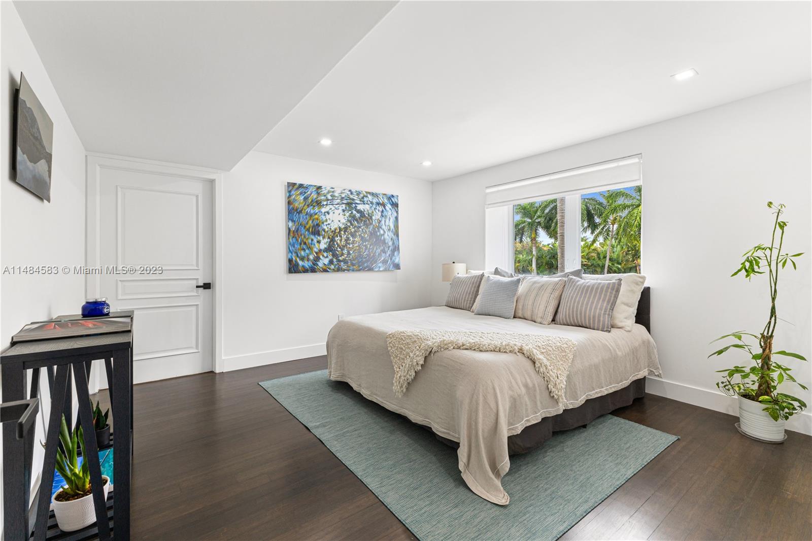 TROPICAL ISLE HOMES SUB 3 - Residential