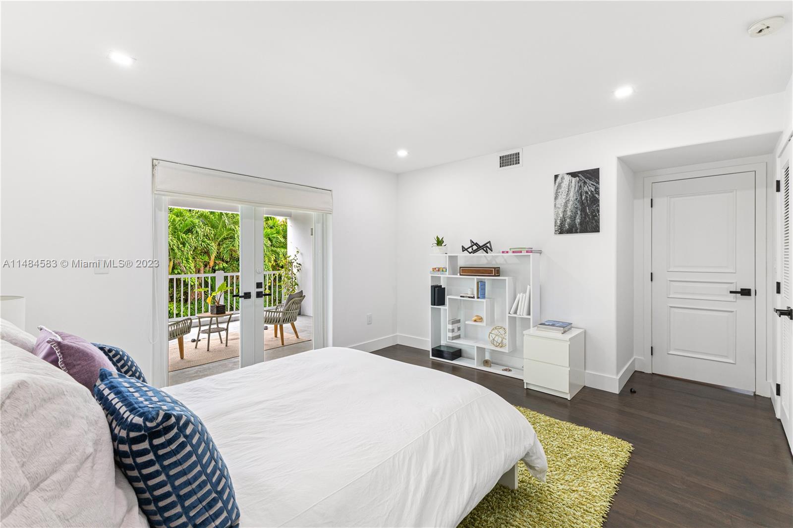 TROPICAL ISLE HOMES SUB 3 - Residential