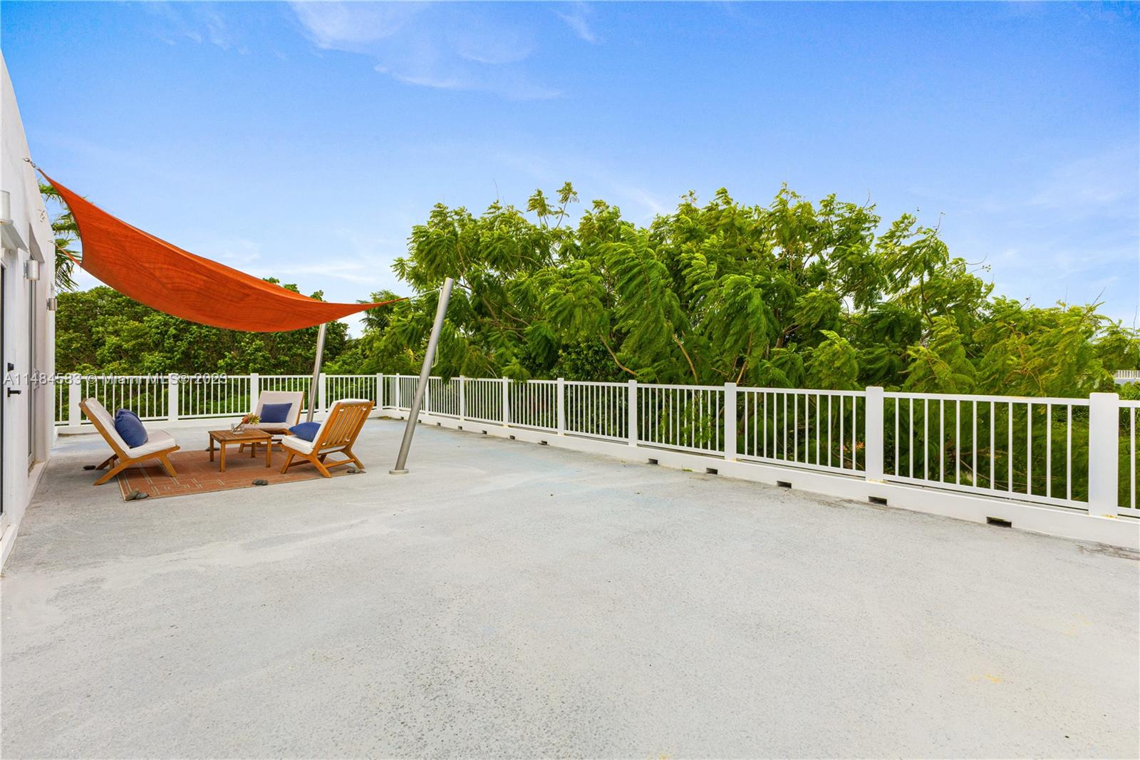 TROPICAL ISLE HOMES SUB 3 - Residential