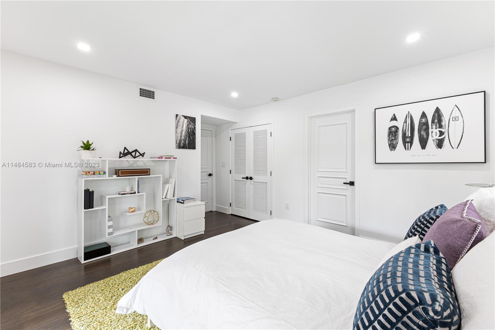 TROPICAL ISLE HOMES SUB 3 - Residential