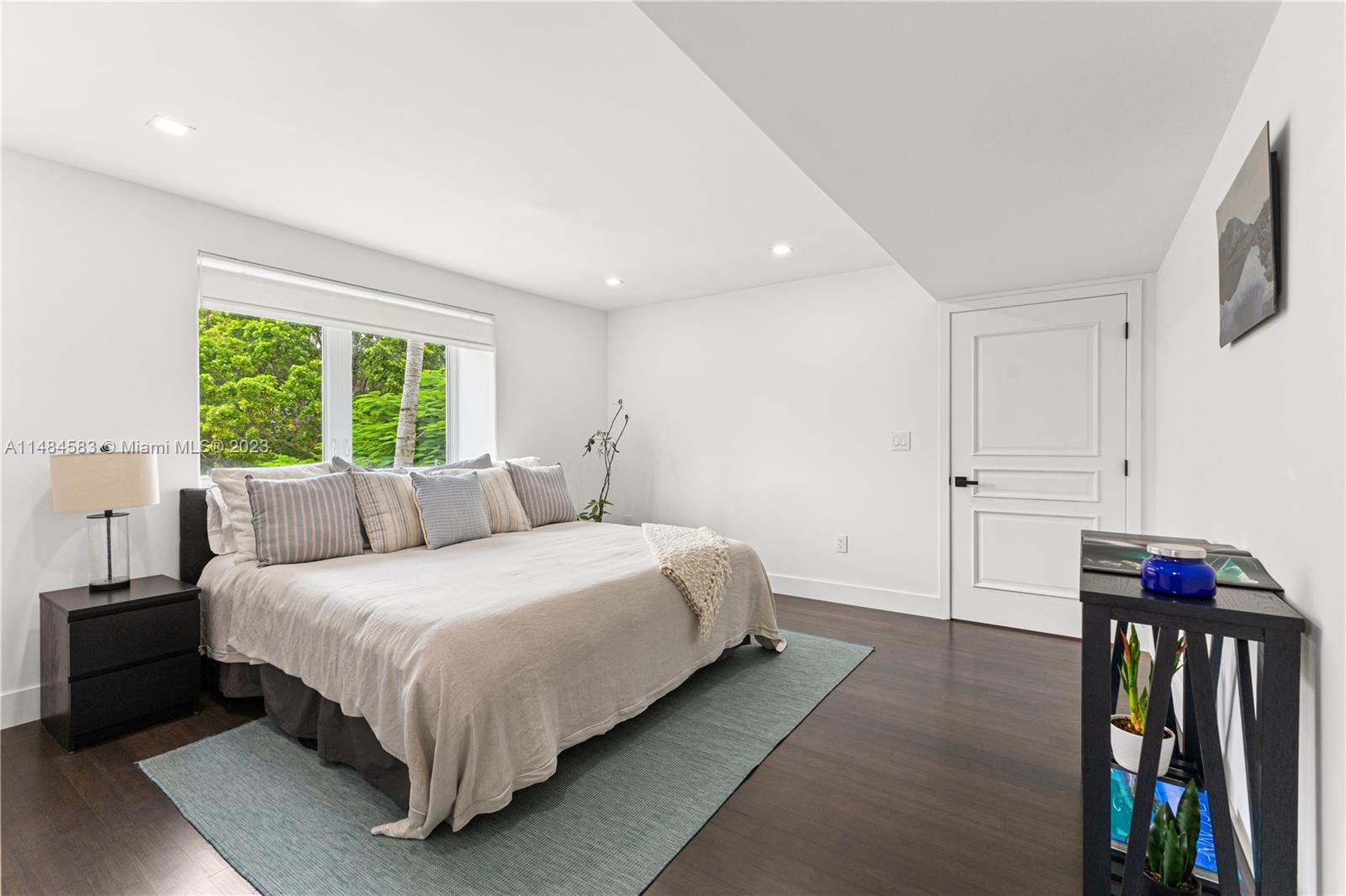 TROPICAL ISLE HOMES SUB 3 - Residential