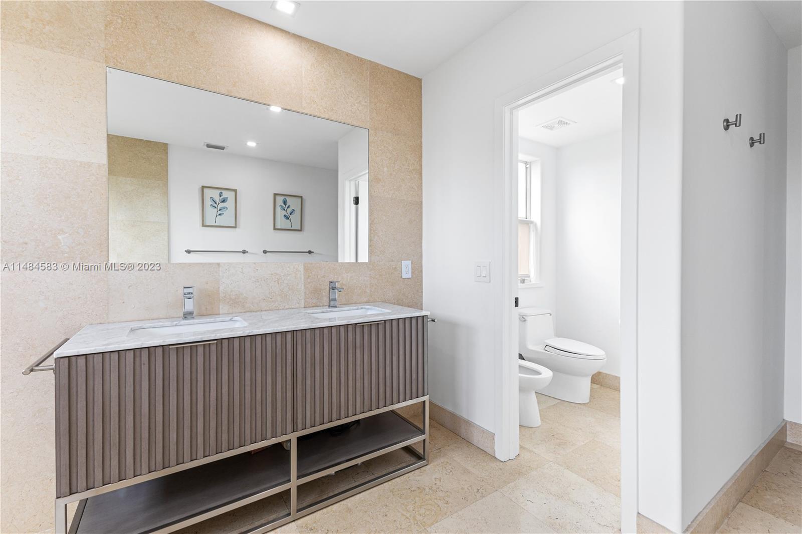 TROPICAL ISLE HOMES SUB 3 - Residential