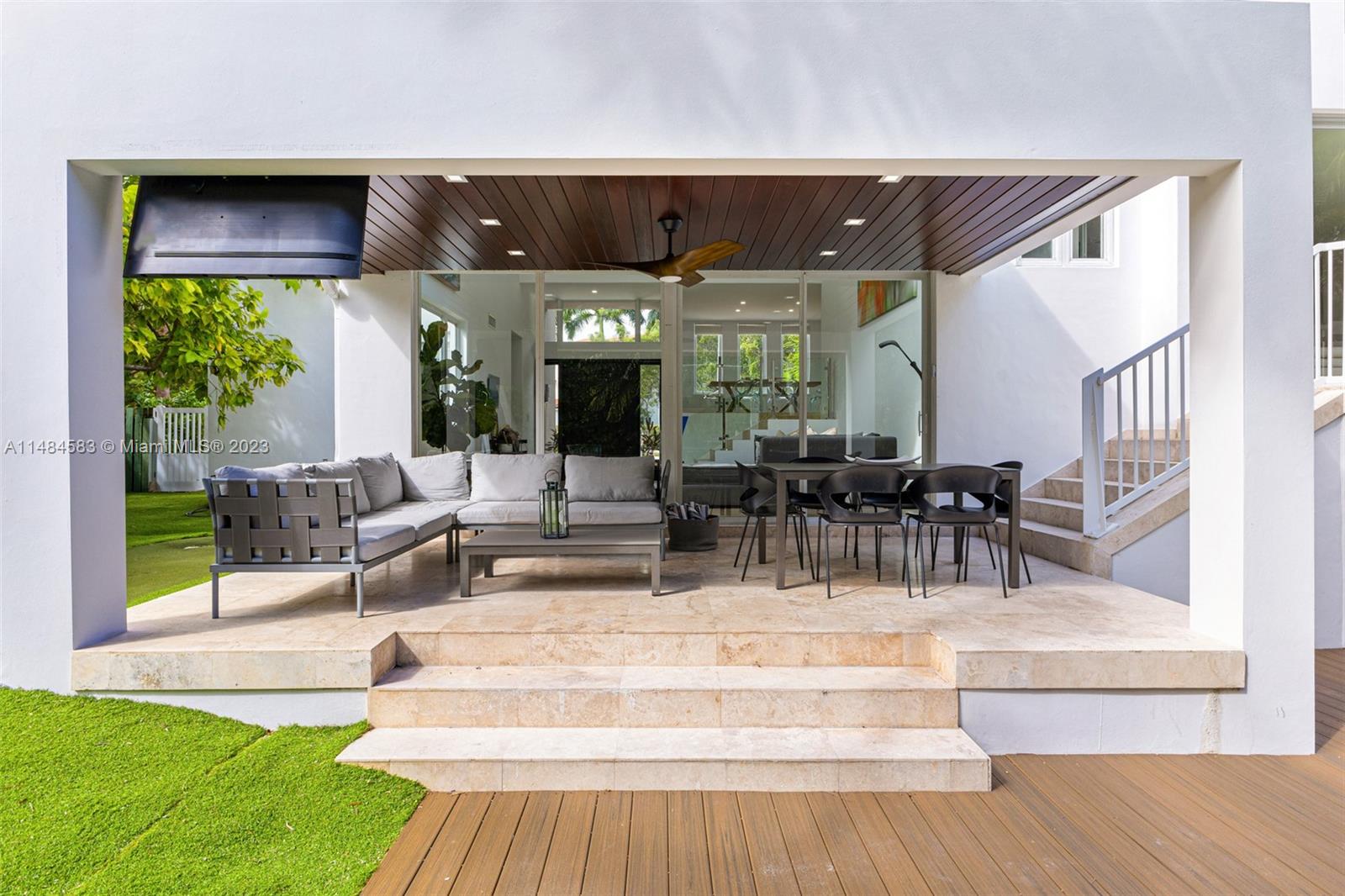 TROPICAL ISLE HOMES SUB 3 - Residential