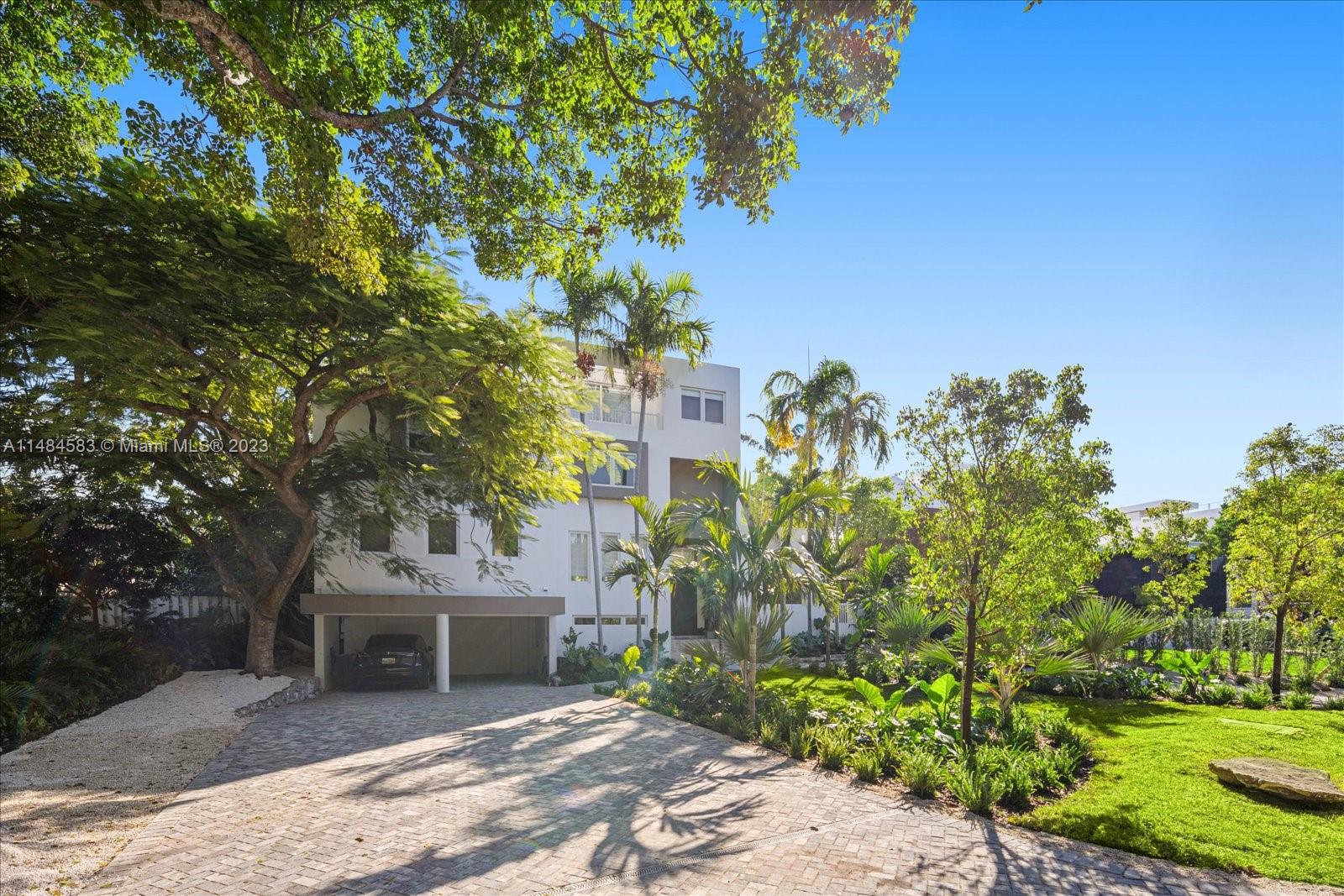 TROPICAL ISLE HOMES SUB 3 - Residential