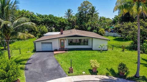 Photo of 5240 Redwood Ct, Plantation, FL 33317 (MLS # A11862440)
