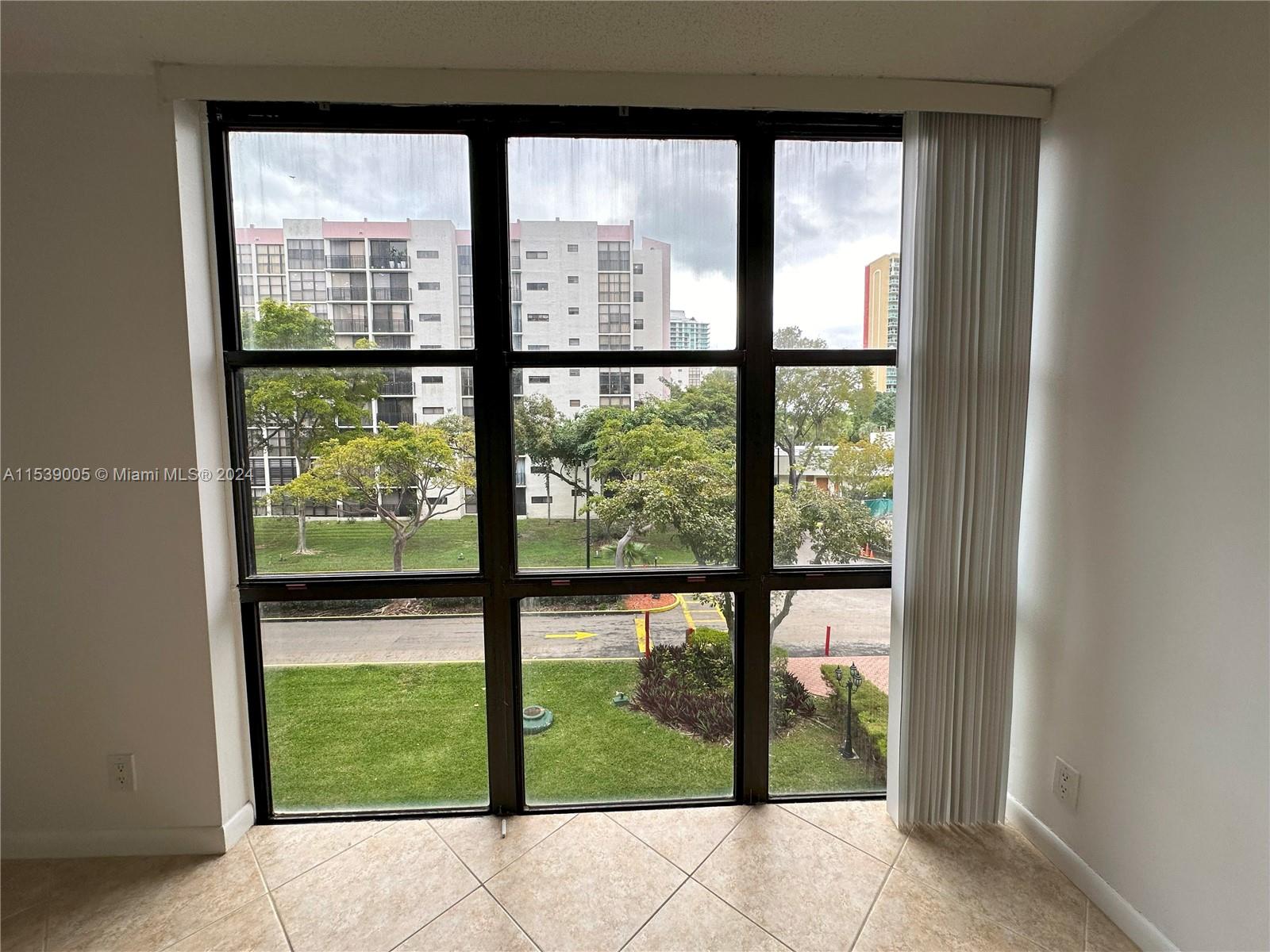 PLAZA OF AMERICAS CONDO P - Residential