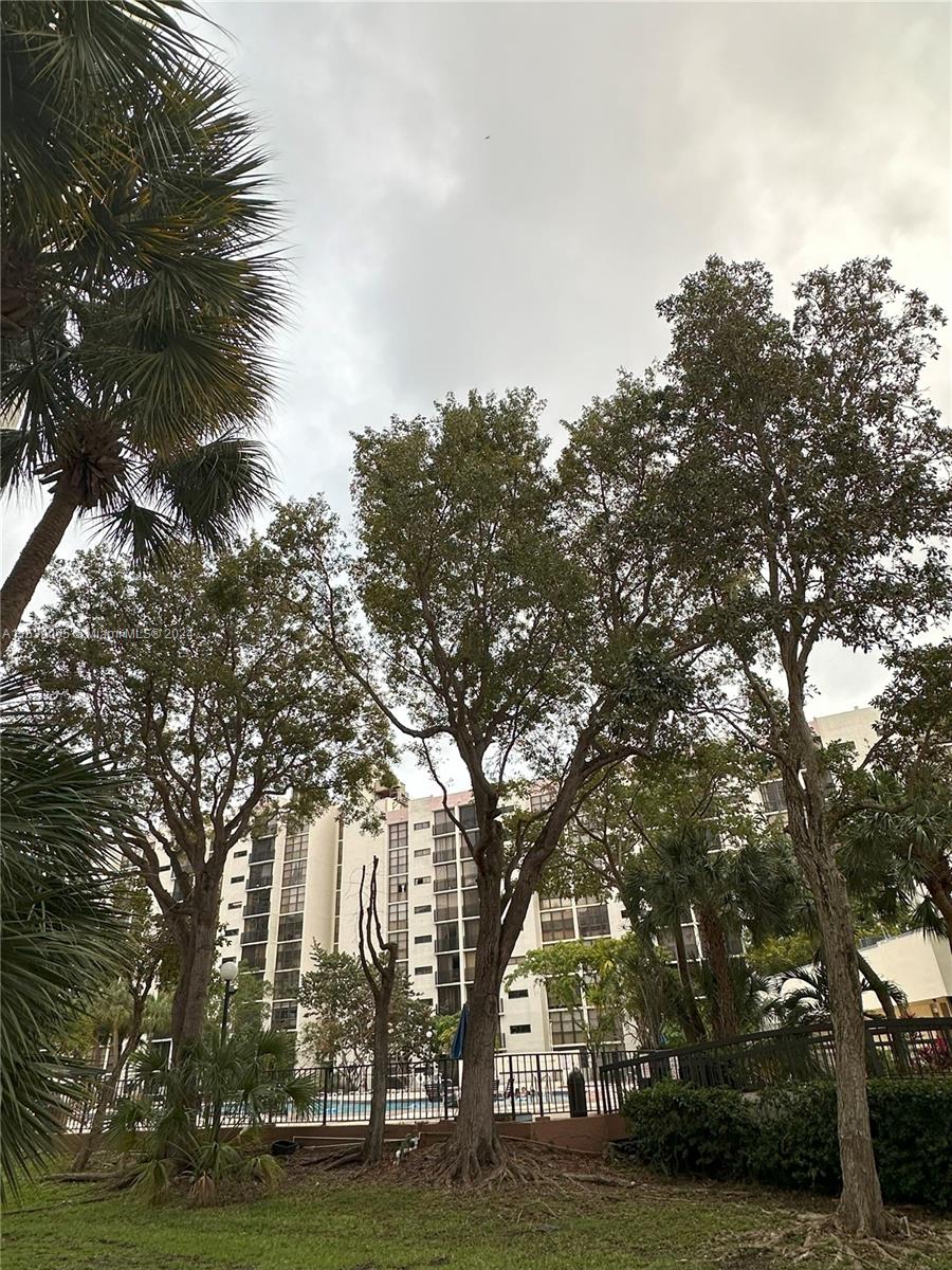 PLAZA OF AMERICAS CONDO P - Residential