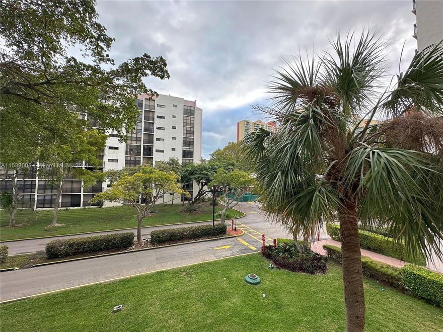 INVESTORS OPPORTUNITY!!! 
WALKING DISTANCE TO THE BEACH IN THE HEART OF SUNNY ISLES. IDEAL FOR FIRST TIME BUYERS AND/OR INVESTORS. DRIVING MINUTES TO AVENTURA MALL & BRIGHTLINE TRAIN AVENTURA STATION. THIS BEAUTIFUL LAYOUT OFFERS TWO BEDROOMS WITH TWO FULL BATHROOMS. (ONE ON SUITE). BEAUTIFUL AND SPACIOUS KITCHEN FULL OF LIGHT!  PLENTY OF VISITORS PARKING!!!  AMENITIES INCLUDE: POOL, JACUZZI, TENNIS, BASKETBALL COURTS, GYM, BBQ AREA, AND MUCH MORE! MAINTENANCE INCLUDES WATER, BASIC CABLE, AND INTERNET. INVESTORS: PROPERTY CAN BE RENTED IMMEDIATELY AND TWICE PER YEAR. PROPERTY CURRENTLY RENTED FOR $ 2,400 A MONTH.