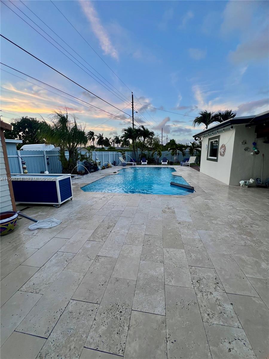 WESTWOOD LAKE 4TH ADDN - Residential