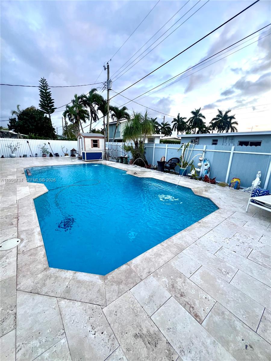 WESTWOOD LAKE 4TH ADDN - Residential